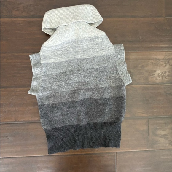 BCBGmaxarzia wool cashmere blend thick fabric sweater women’s size XS - Picture 5 of 6